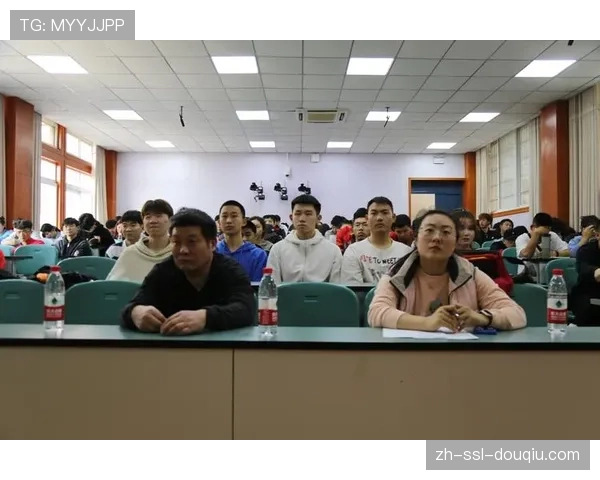 索邦大学开设体育科学讲座,探讨足球比赛中的“决策临界点” 索邦大学开设体育科学讲座,探讨足球比赛中的“决策临界点”