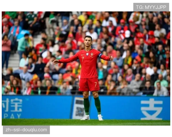 葡萄牙5-0大胜北爱尔兰，C罗帽子戏法，创国家队进球新纪录